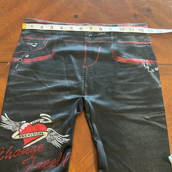 Zora Black & Red Jeans Look Knit Lightweight Leggings One Size NWT - Picture 7 of 9